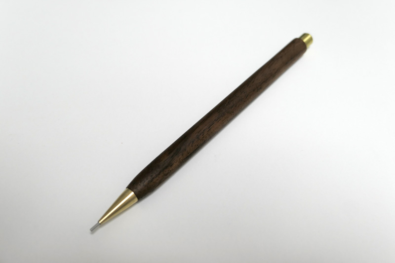 ひとめ惚れするカッコよさ Hemingwayのクルミ材シャープペン Handmade Walnut And Brass Mechanical Pencil 購入レビュー Pen Blog